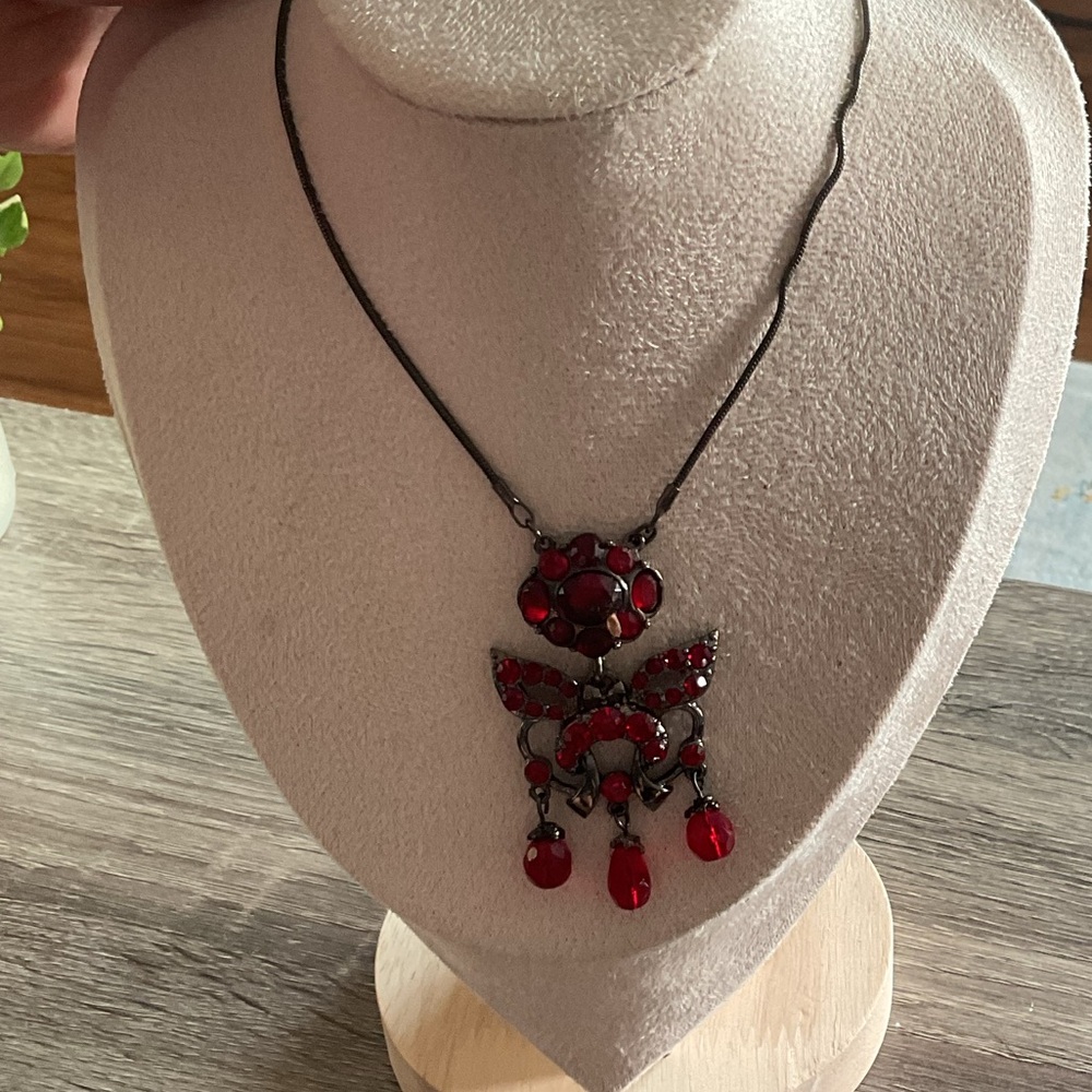 Elegant Red Pendant Necklace